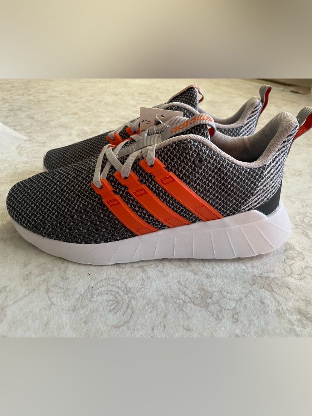 adidas Kids Questar Flow K Mesh Sneakers - New in Box